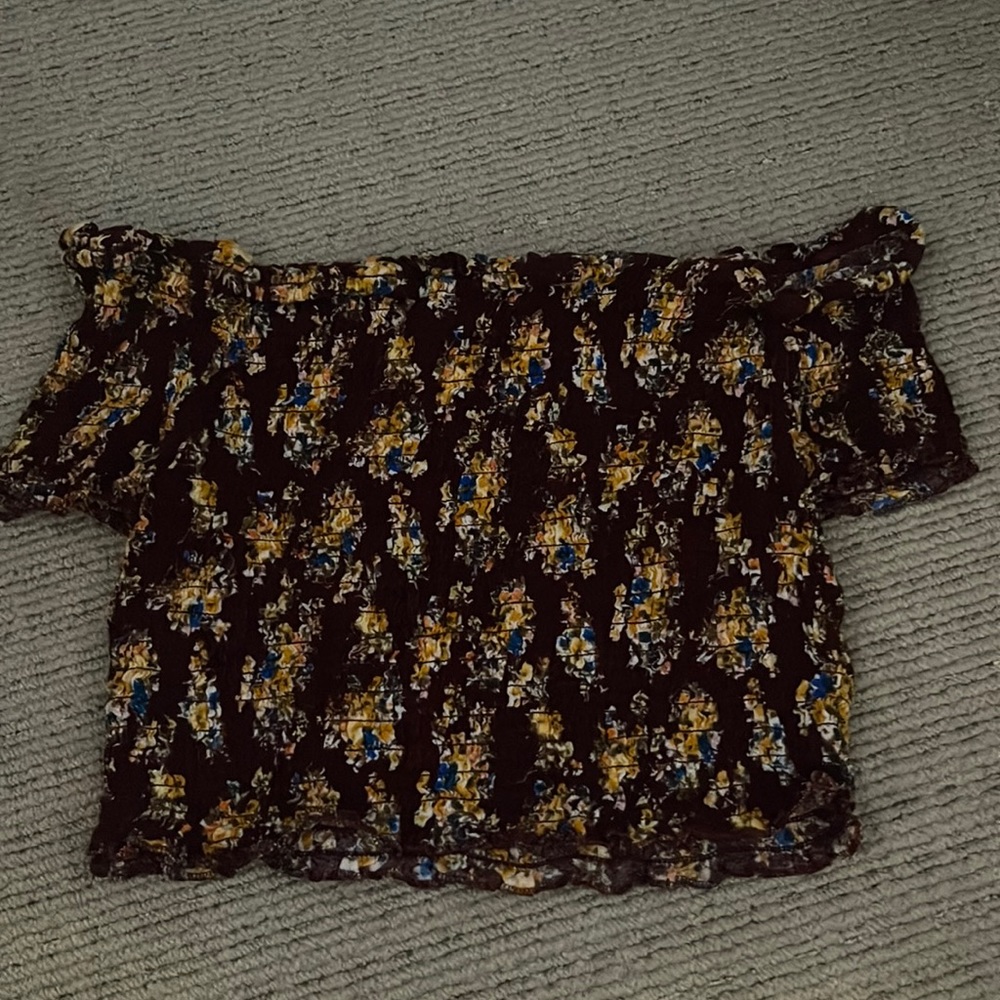 Floral Off-the-shoulder top